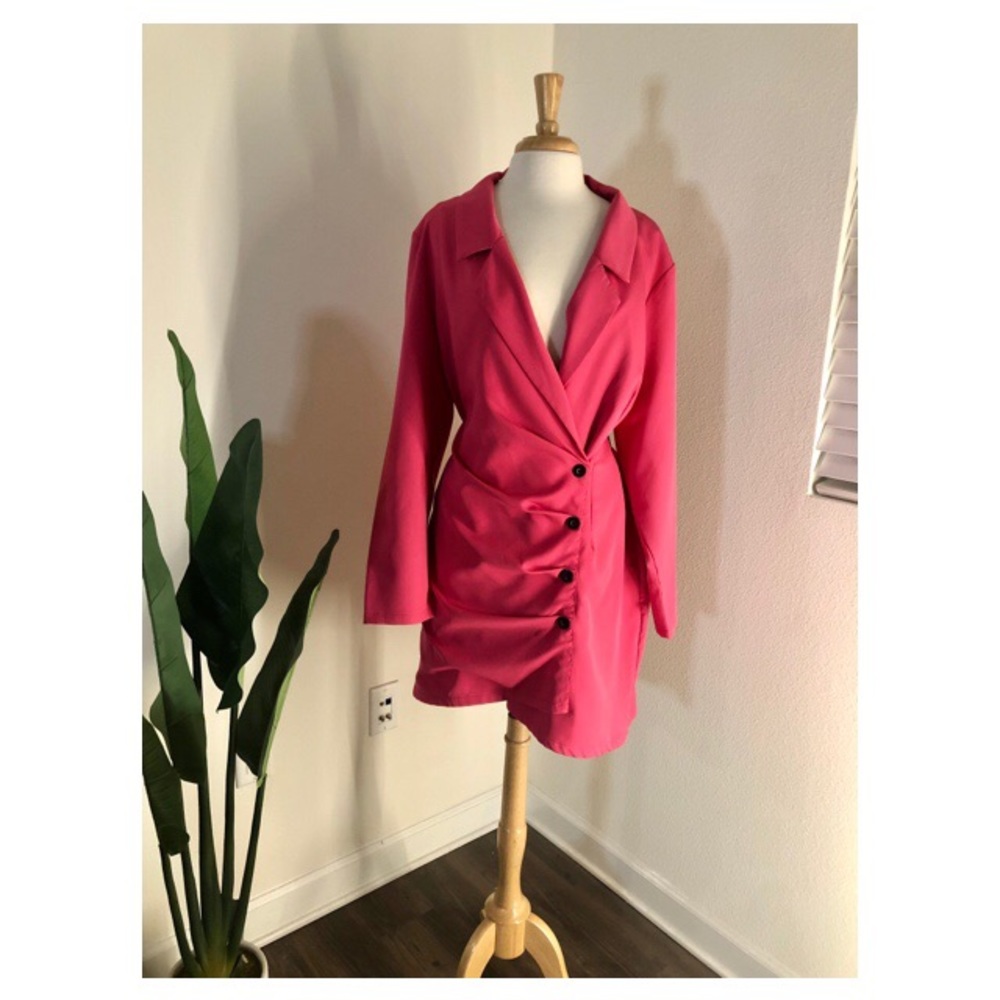 Pretty Little Thing Blazer Dress